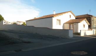 Grange rénovée 115 m² - La Copechagnière (85260 )