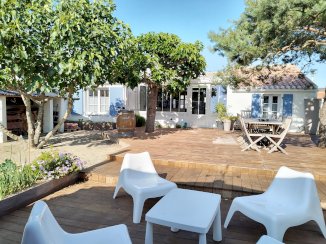 Charmante maison de plain pied entierement restaurée - La Guérinière (85680)