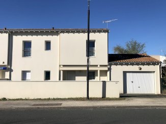 Maison T4 face à Super U - Les Essarts (85140)