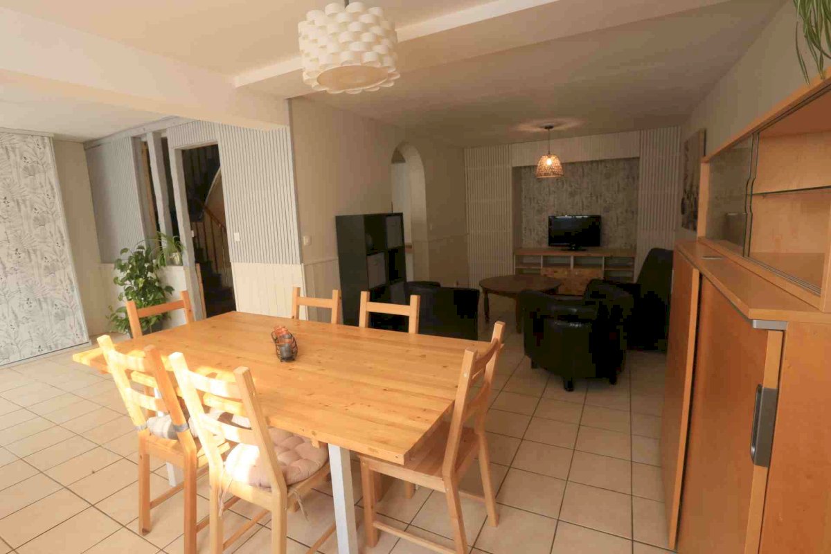 Maison 9 pièces - Photo 1 - Quelaines-Saint-Gault
