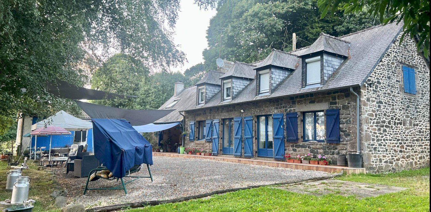 Maison traditionnelle entièrement entourée de pâturages verdoyants / 140m² + 120m² (garage) - Photo 1 - Saint-Mars-sur-la-Futaie
