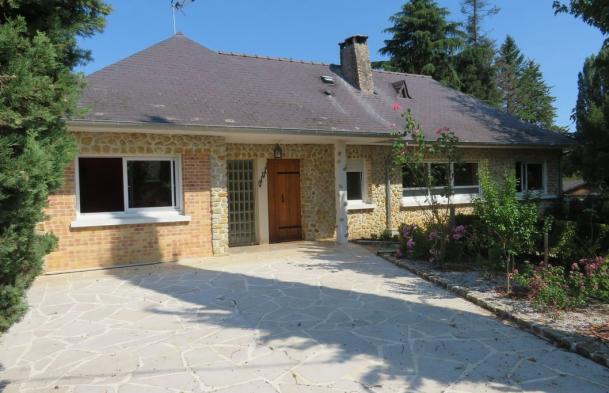 Pavillon avec parc et piscine - Photo 2 - Solesmes