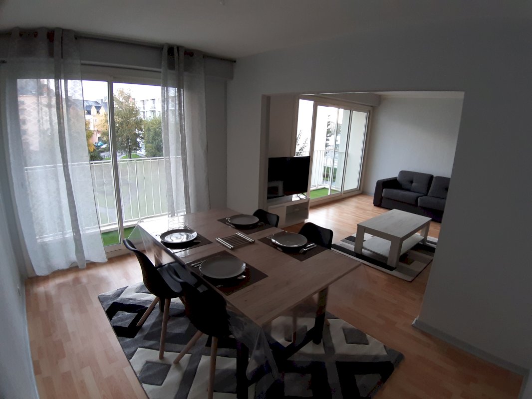 Appartement 5 pièces 91 m² - Photo 2 - Laval