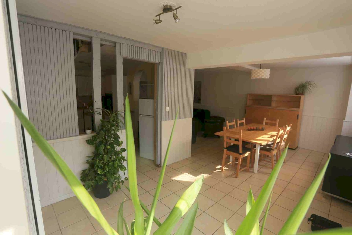 Maison 9 pièces - Photo 2 - Quelaines-Saint-Gault
