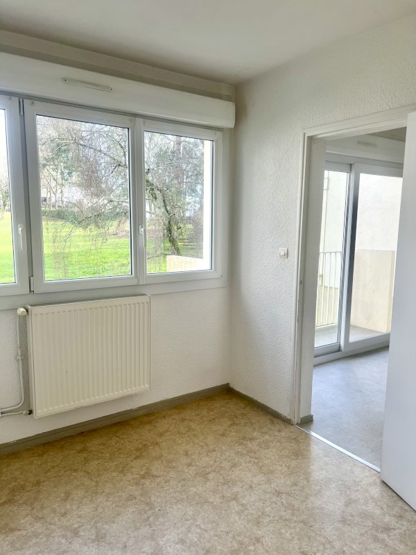 Apparemment T5 + Garage - Photo 2 - Cholet