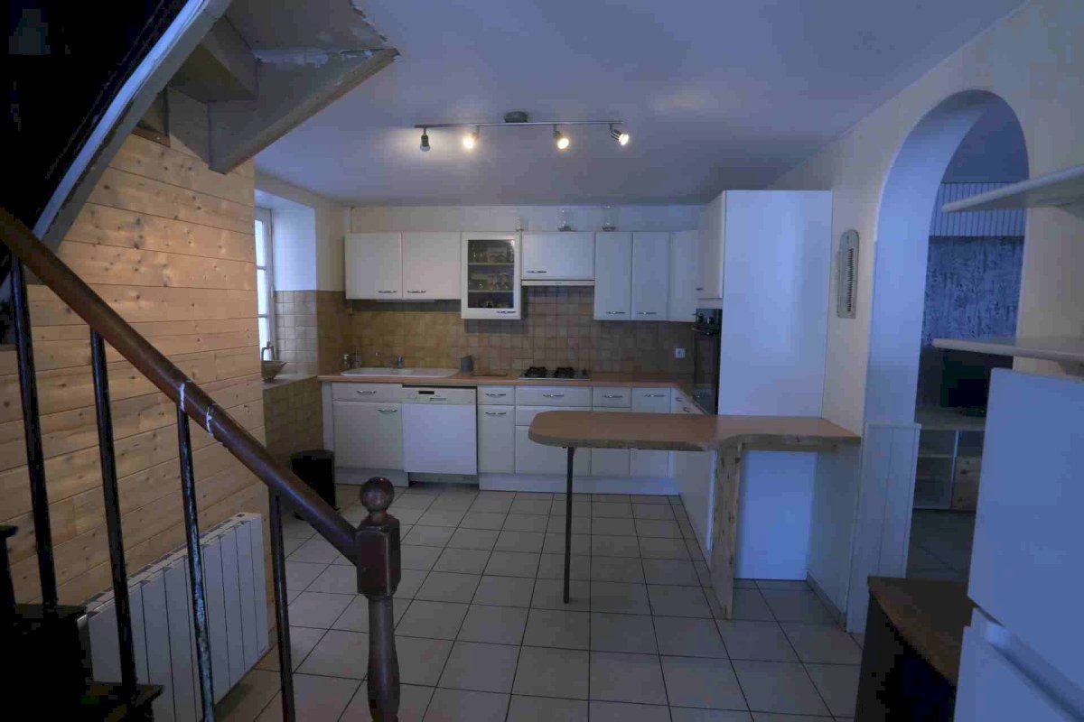 Maison 9 pièces - Photo 3 - Quelaines-Saint-Gault
