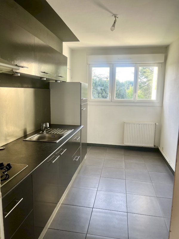 Apparemment T5 + Garage - Photo 3 - Cholet