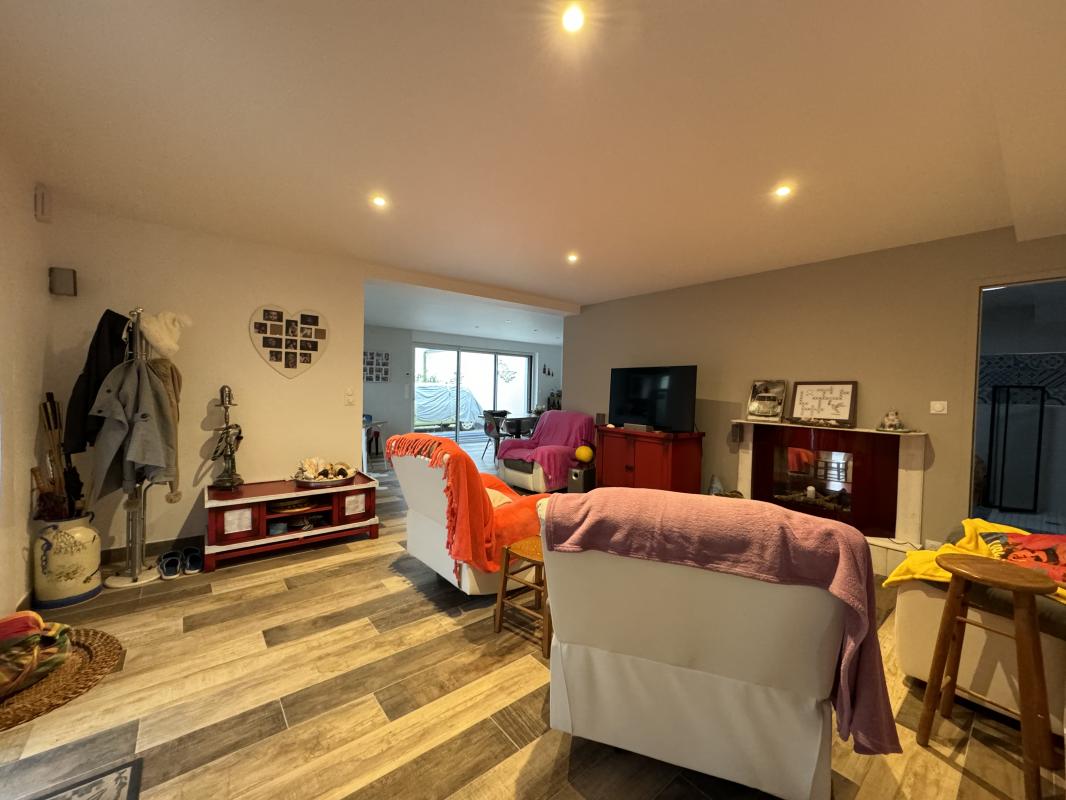CHARMANTE MAISON en plein cœur du centre bourg - Photo 3 - La Garnache