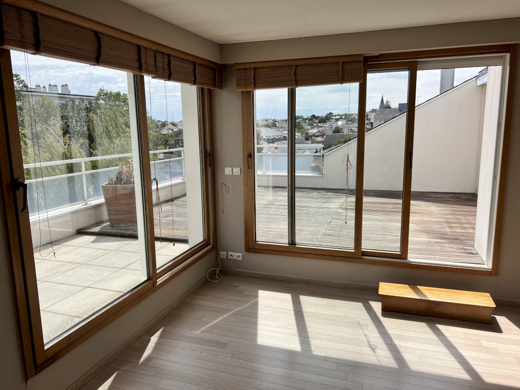NANTES – PROCÉ | DERNIER ÉTAGE – APPARTEMENT D’EXCEPTION AVEC 57 M² DE TERRASSES - Photo 3 - Nantes
