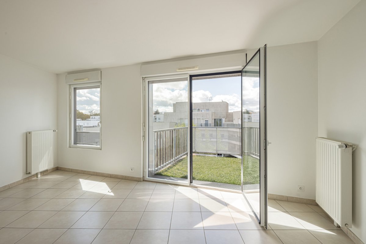 Appartement T3 avec balcon - parfait état - 4ème et dernier etage - Photo 3 - Nantes
