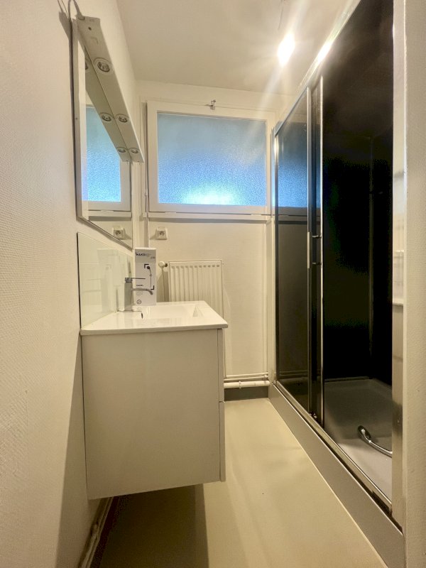Apparemment T5 + Garage - Photo 4 - Cholet