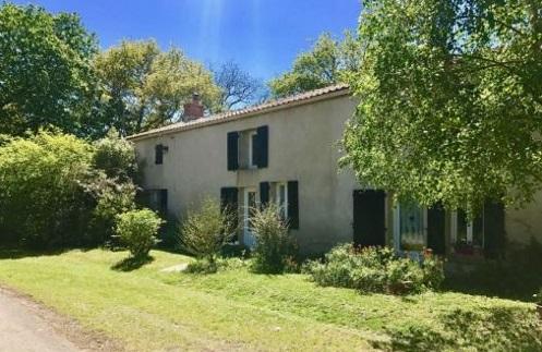 Jolie longère de 198 m² - Photo 5 - La Limouzinière