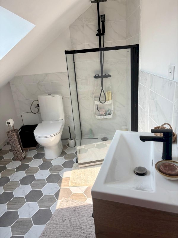 Maison familiale 125 m² – Petit Saint‑Georges – 4 chambres – Jardin & garage - Photo 9 - Le Mans
